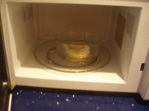 Truco facil limpiar microondas limon Truco facil limpiar microondas limon