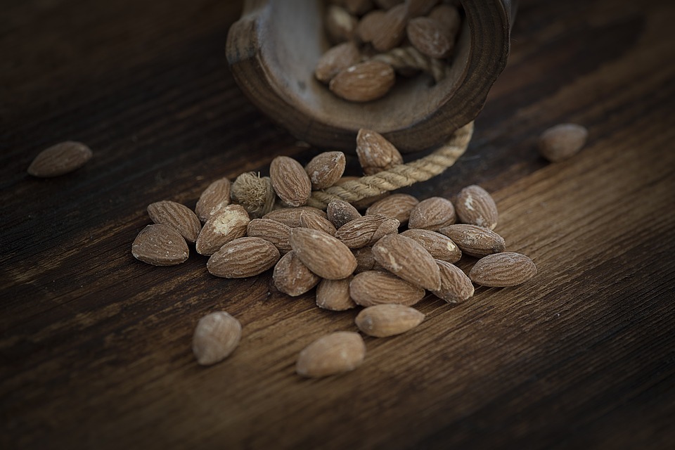 almonds-1266930_960_720