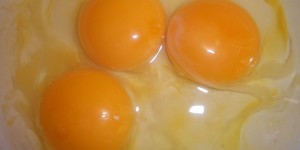 separar yema de huevos
