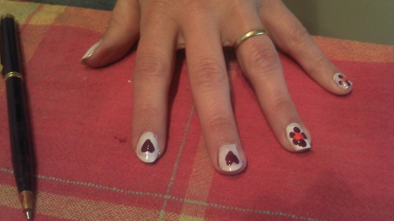 manicura fácil, manicura en casa, manicura con dibujos facil, trucos manicura, manicura fiesta, ahorradoras, ahorradoras.com
