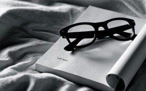 Computer-tablet-book-wallpapers-Reading-Ray-Ban-Glasses-540x337