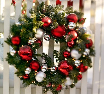 Cómo hacer una corona de Navidad barata