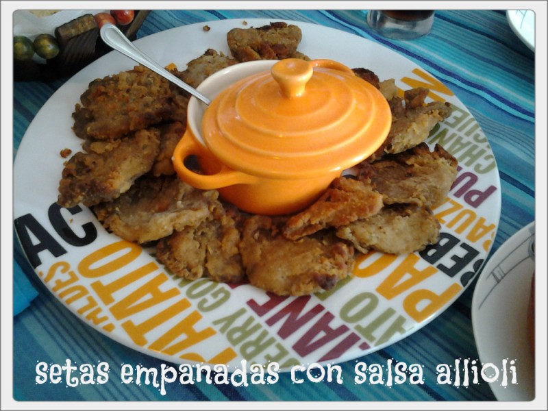 Setas empanadas con salsa alioli