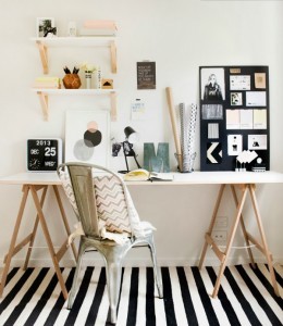 scandivian-home-study-room-striped-rug