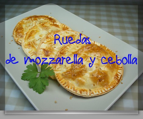 Ruedas de mozzarella y cebolla