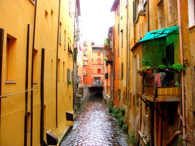 Canales de Bolonia