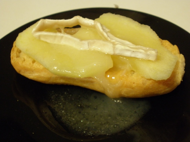 Tosta de queso brie y manzana