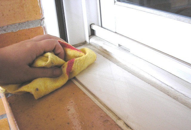 Cómo limpiar las ventanas de aluminio