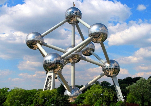 Atomium gratuito para niños