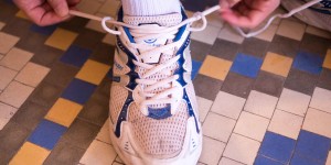 para qué sirve el agujero de las zapatillas