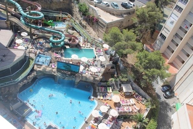 piscina magic rock gardens benidorm