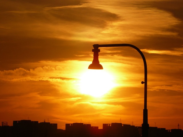https://www.ahorradoras.com/2014/04/5-apps-gratis-para-ahorrar-en-la-factura-de-la-luz/