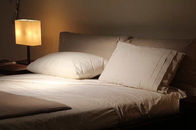Como quitar el amarillo de las almohadas Como quitar el amarillo de las almohadas
