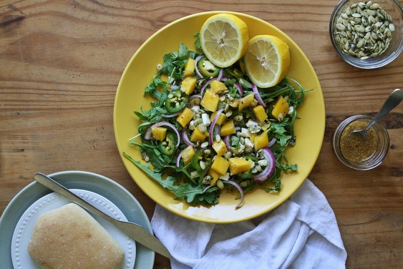 ensalada mango y aguacate