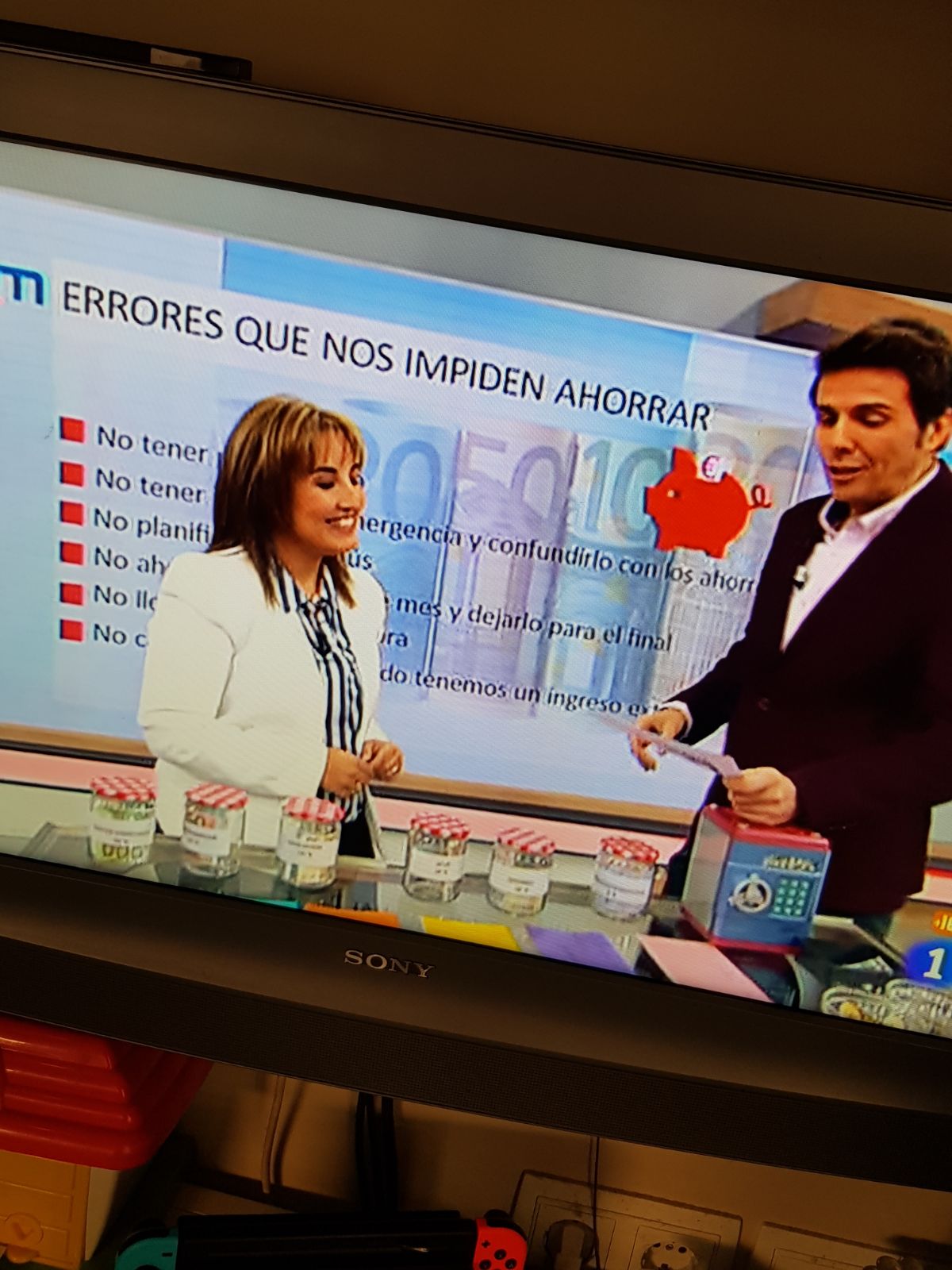 maria pilar amela Mapi, Ahorradoras, La Mañana TVE1