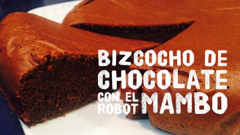 Bizcocho de chocolate con el robot Mambo