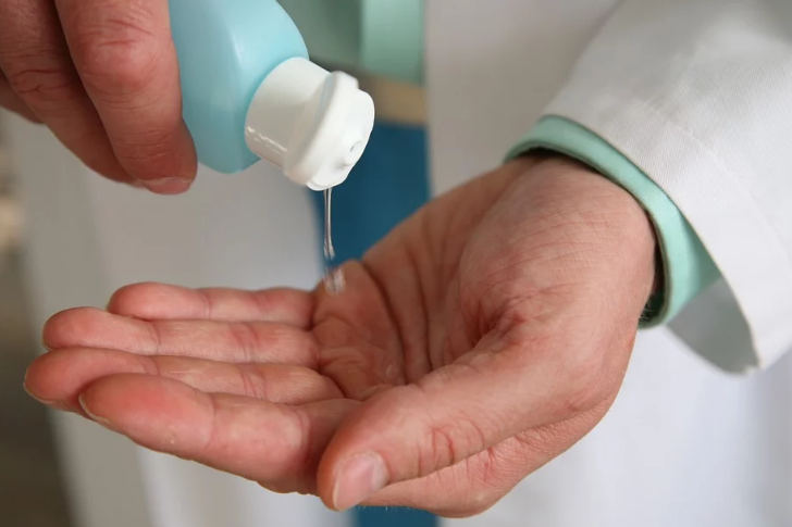 desinfectar manos desinfectante antibacterial