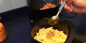 patatas fritas en freidora sin aceite