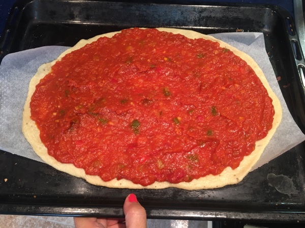 Truco para que la salsa de tomate no quede ácida sin añadir azúcar