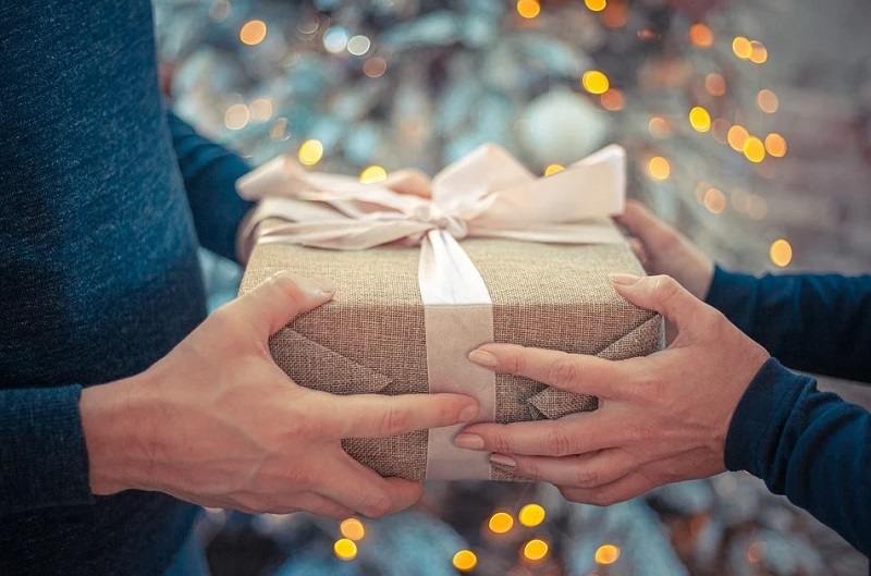 6 ideas para reutilizar el papel de regalo