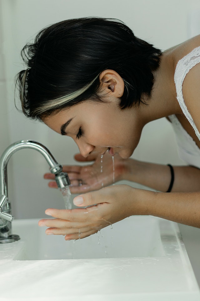 7 hábitos de belleza que te harán parecer 10 veces más joven