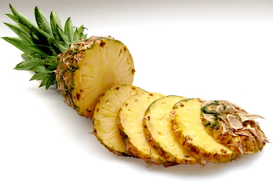 cortar piña