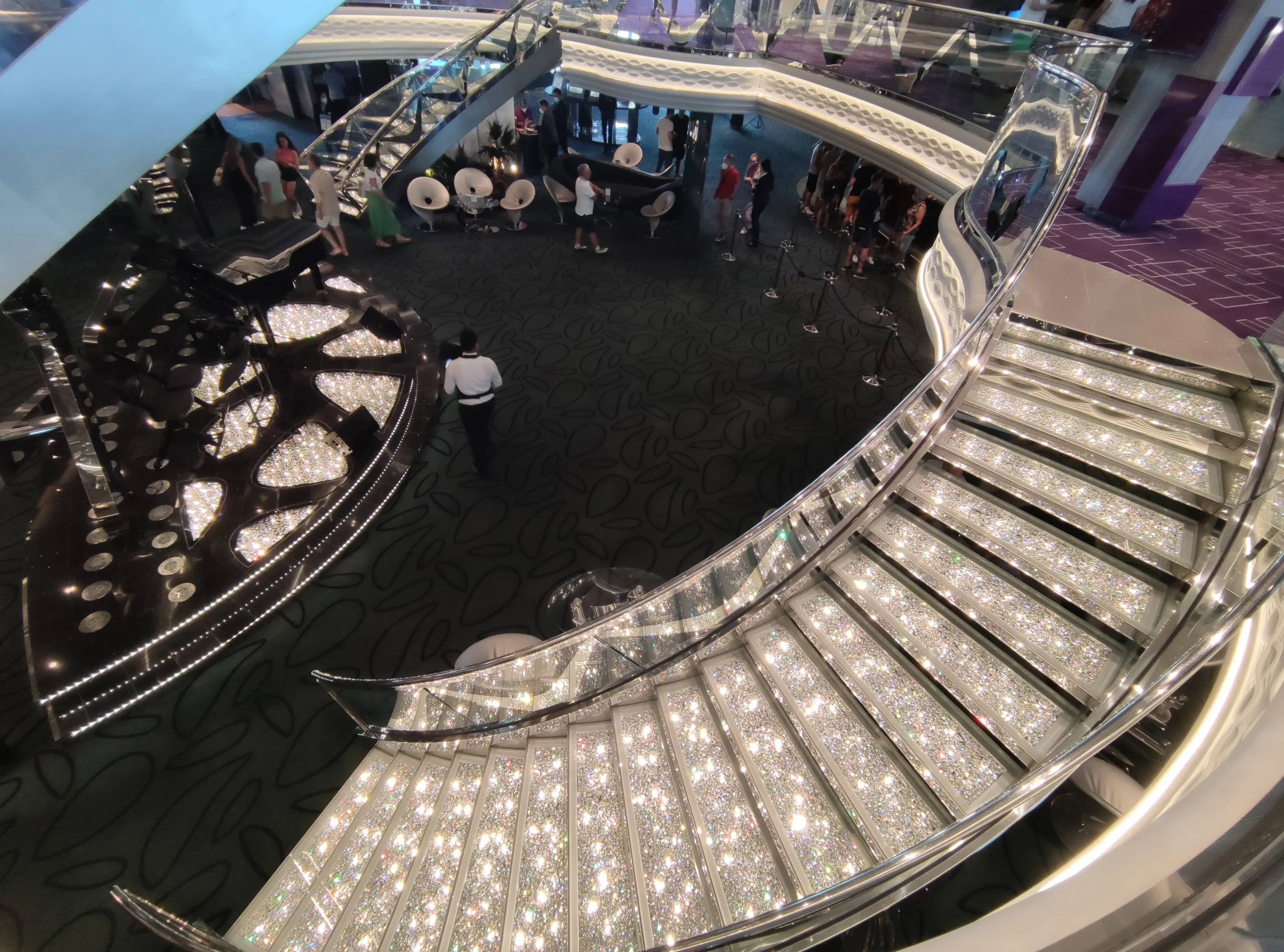 escaleras crucero msc bellissima