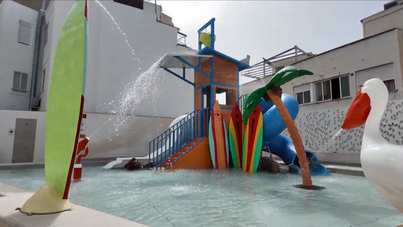zona piscina ninos villa espana